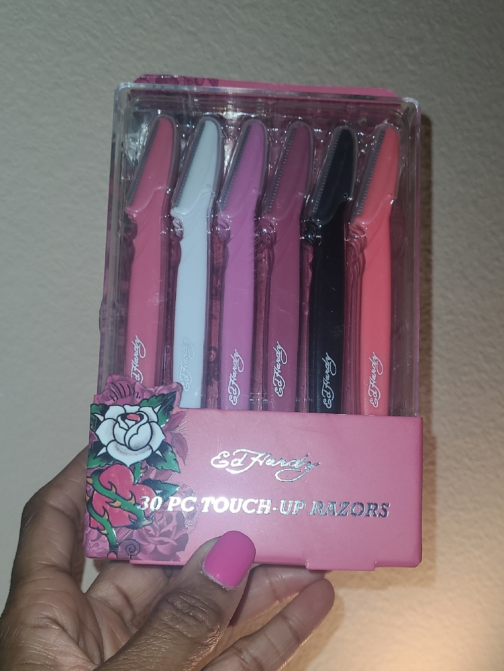 Ed Hardy Pink and Black Facial Razor Set